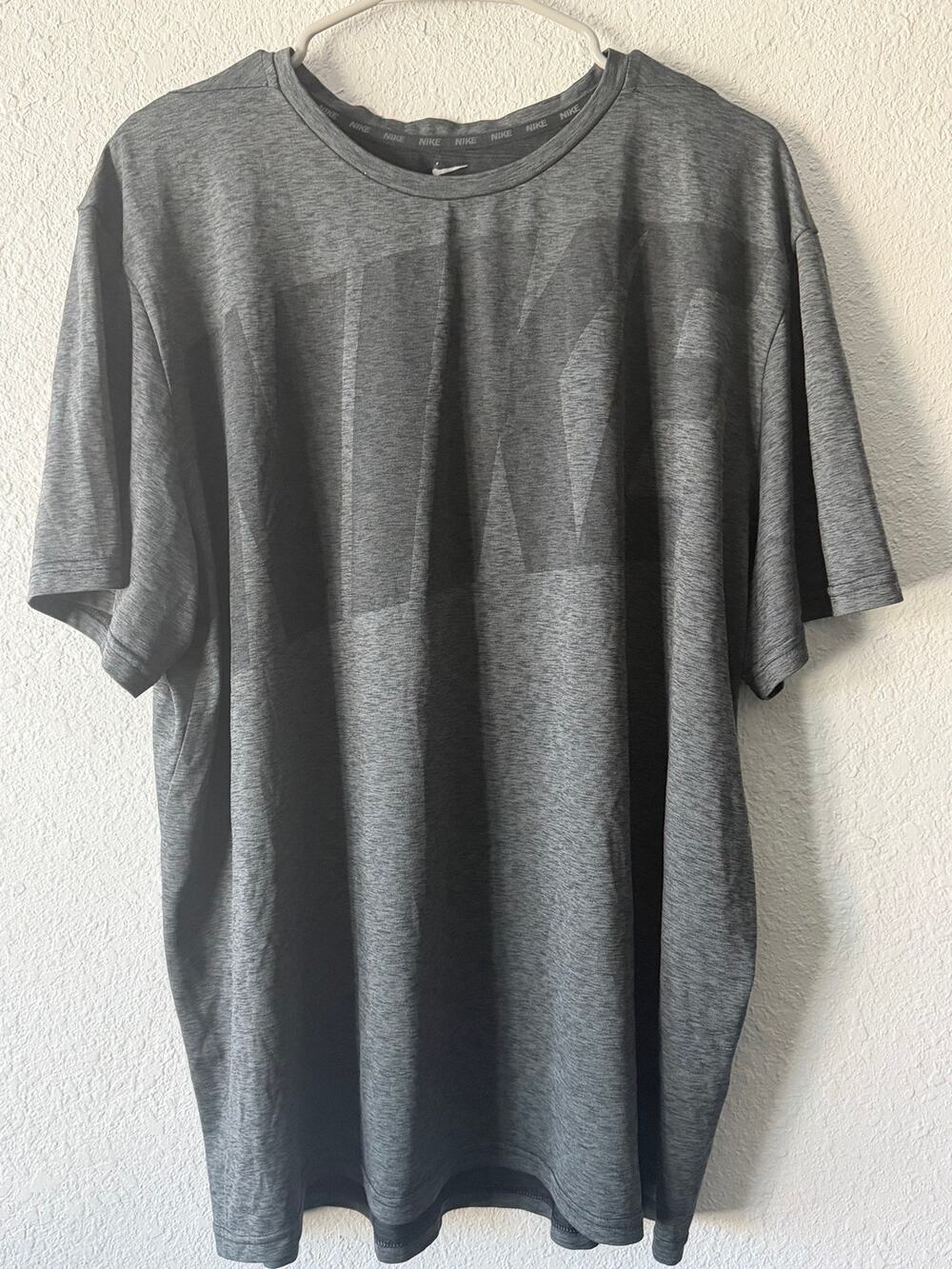Nike Dri-Fit Men's Size 2XL Shirt